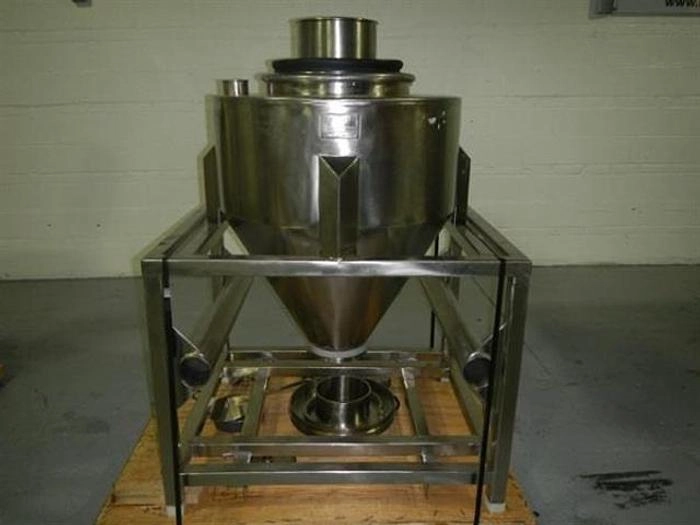 9.5 cu ft B and G tote,