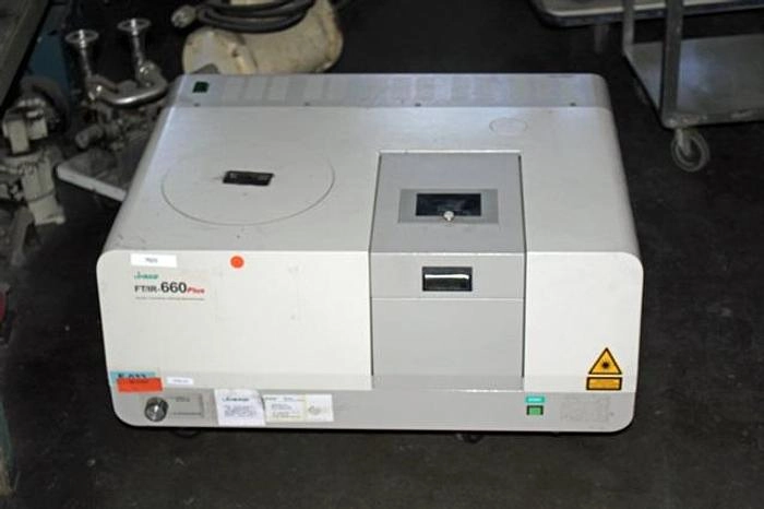 Jasco FT/IR-660 Plus Fourier Transform Infrared Spectrometer