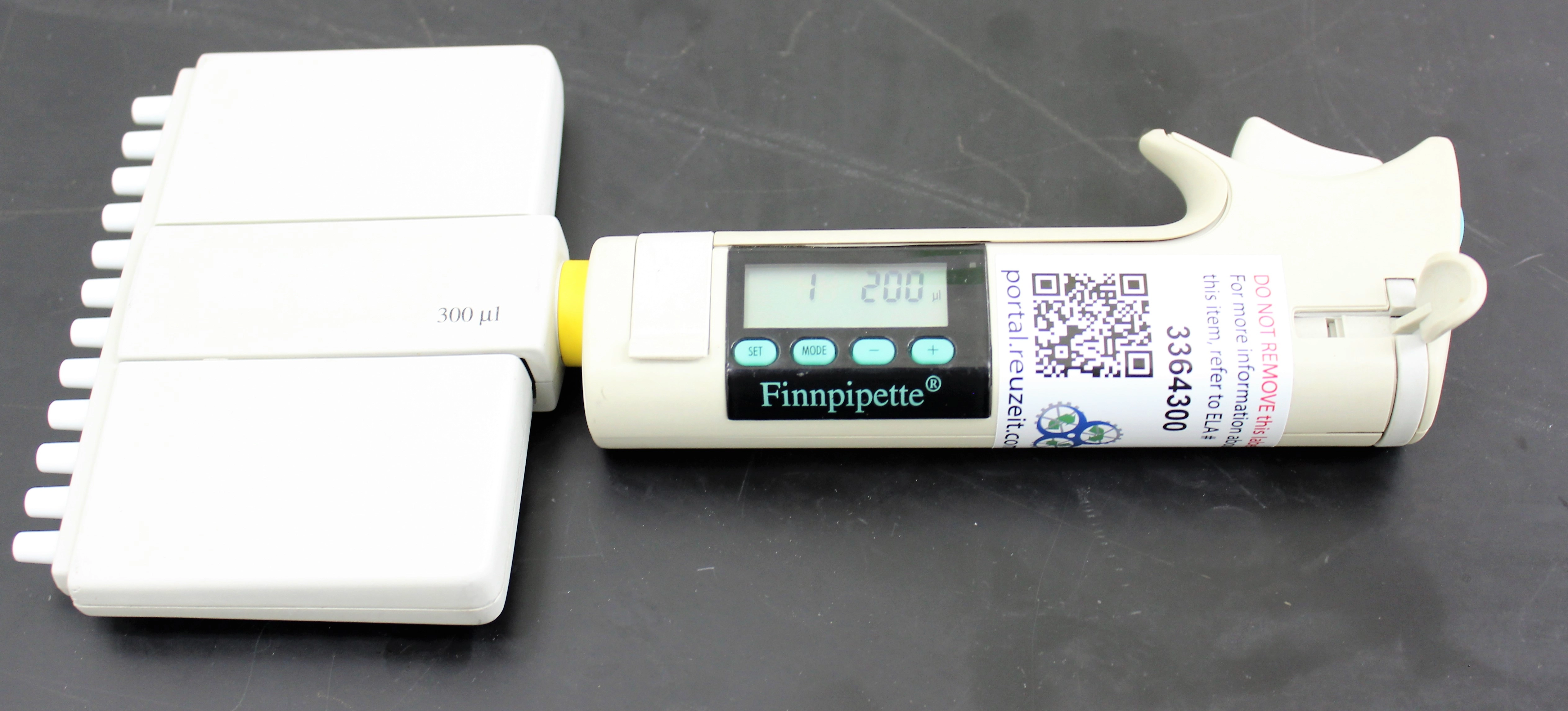 Thermo Labsystems Finnpipette BioControl 12 Channel Digital Multichannel Pipette 300 uL - 3364300