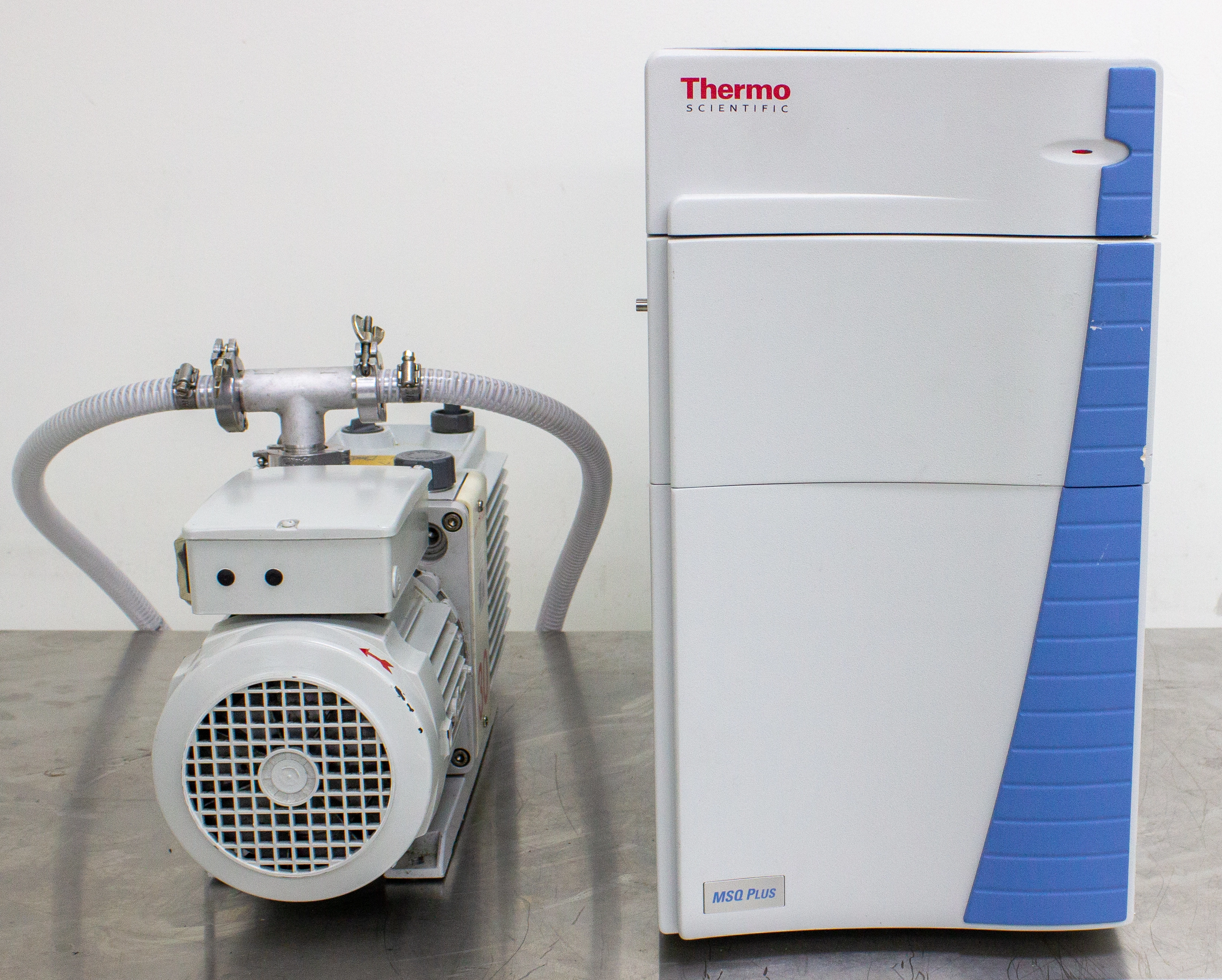 Thermo MSQ Plus w/ Edwards 30 Pump Mass Spectrometer System - 3370197