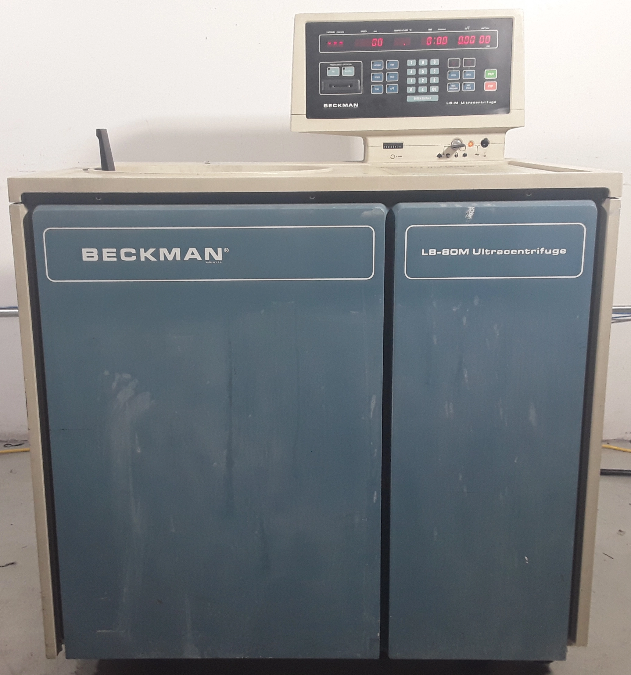 Beckman L8-80MR Ultracentrifuge - 3350225