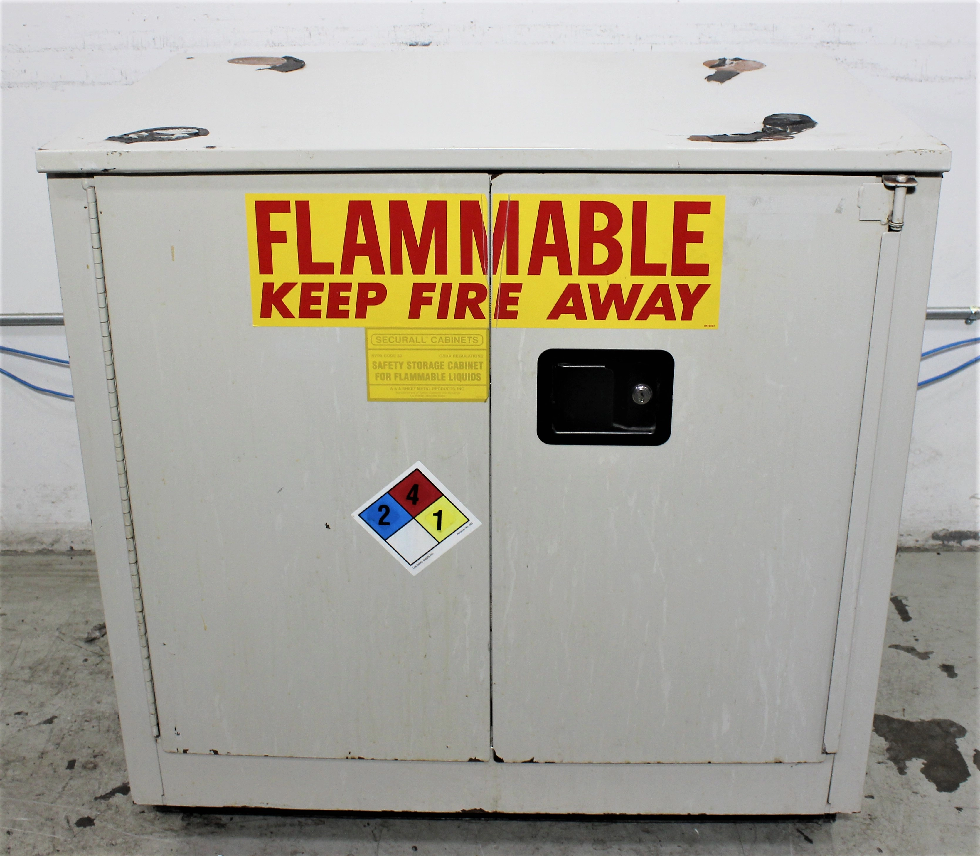 Securall A131 Flammable Safety Storage Cabinet 30 Gallon 2-Door Self-Latch - 3363631