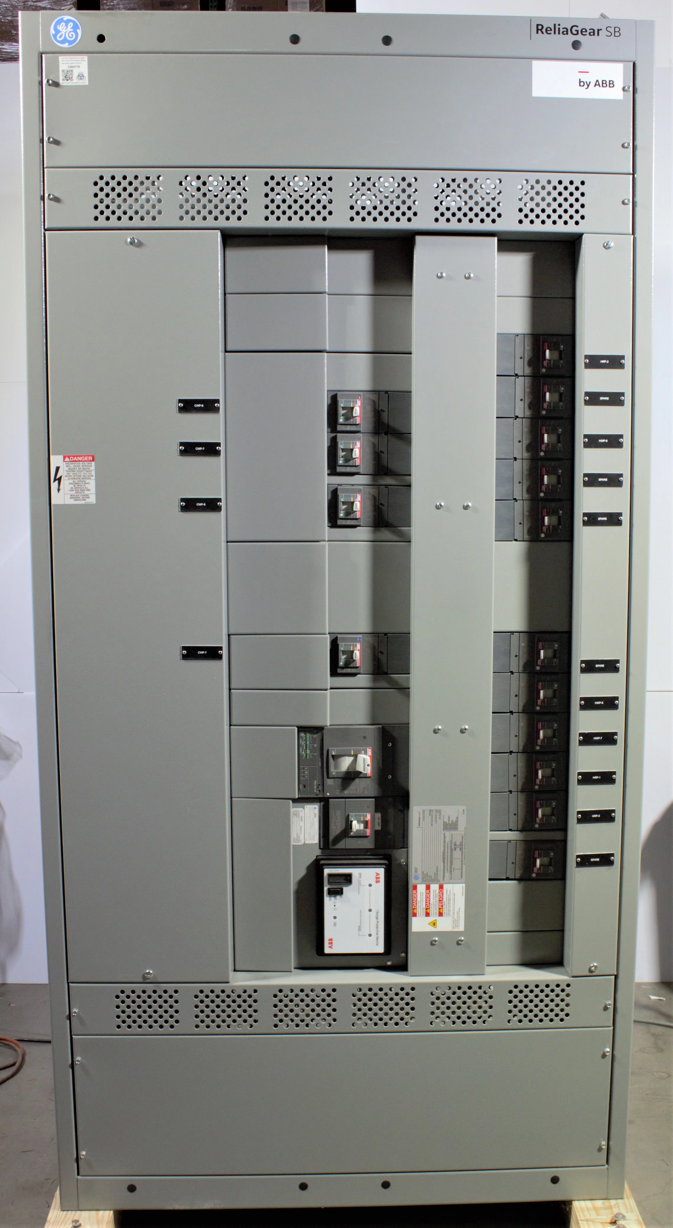 ABB ReliaGear neXT 600V SwitchBoard Panel S Salvage GE Industrial Solutions Laboratory Equipment - 3369778