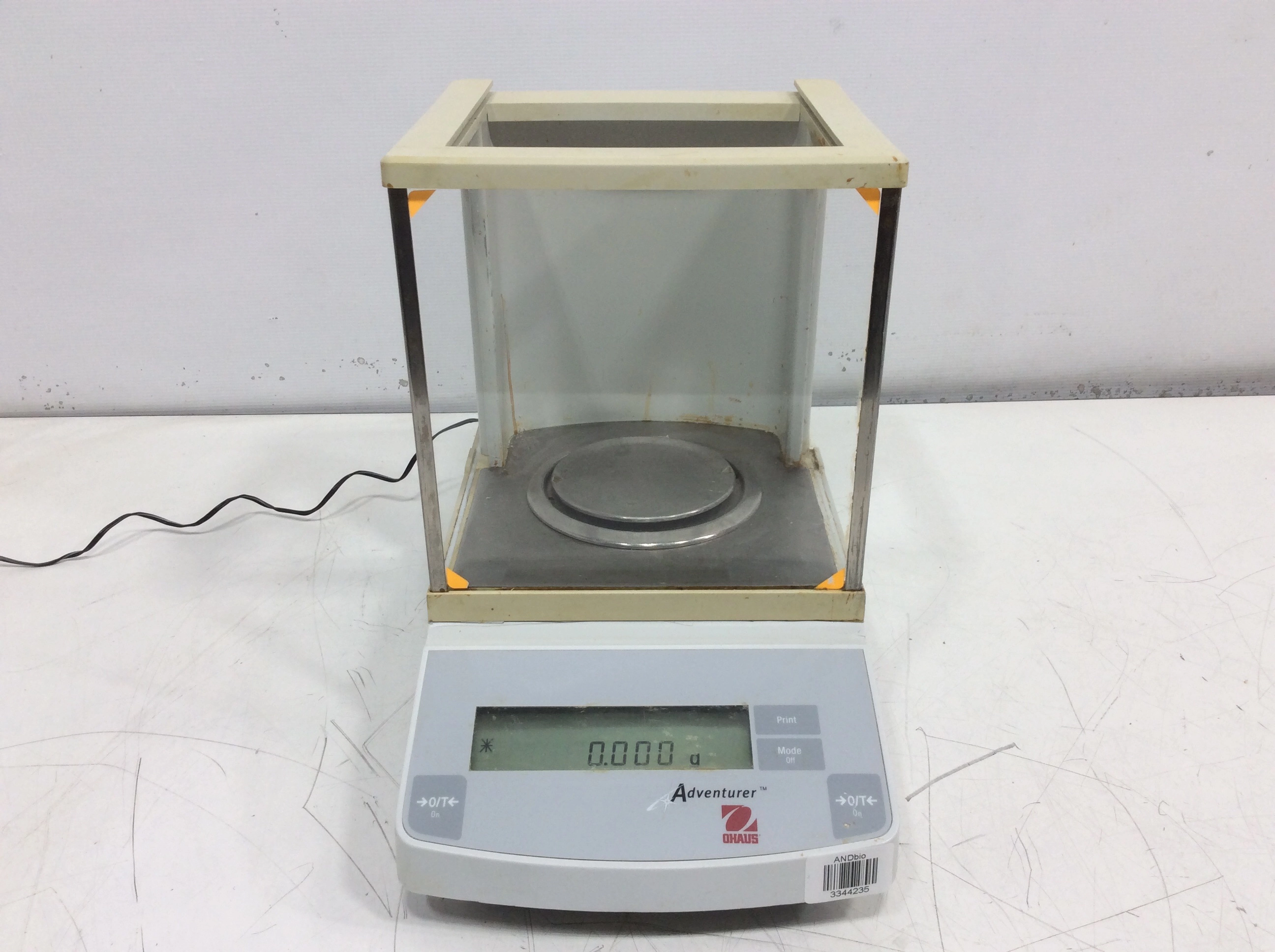 Ohaus Adventurer AR1530 Analytical Balance - 3344235