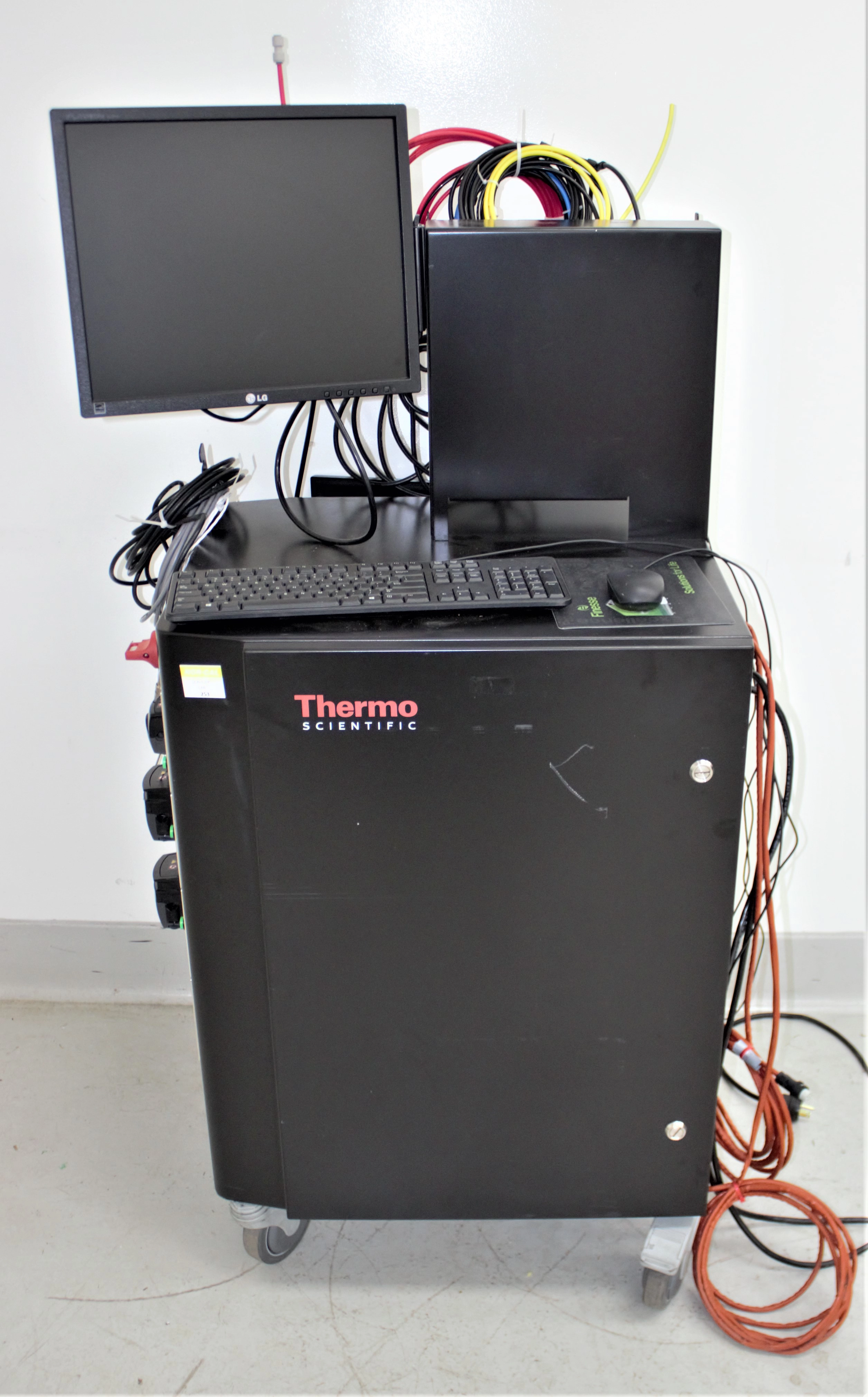 Thermo Scientific FINESSE Bioreactor Controller - Used G (Good) Condition - 120V/220V, 50Hz/60Hz, Missing Computer - 3371099