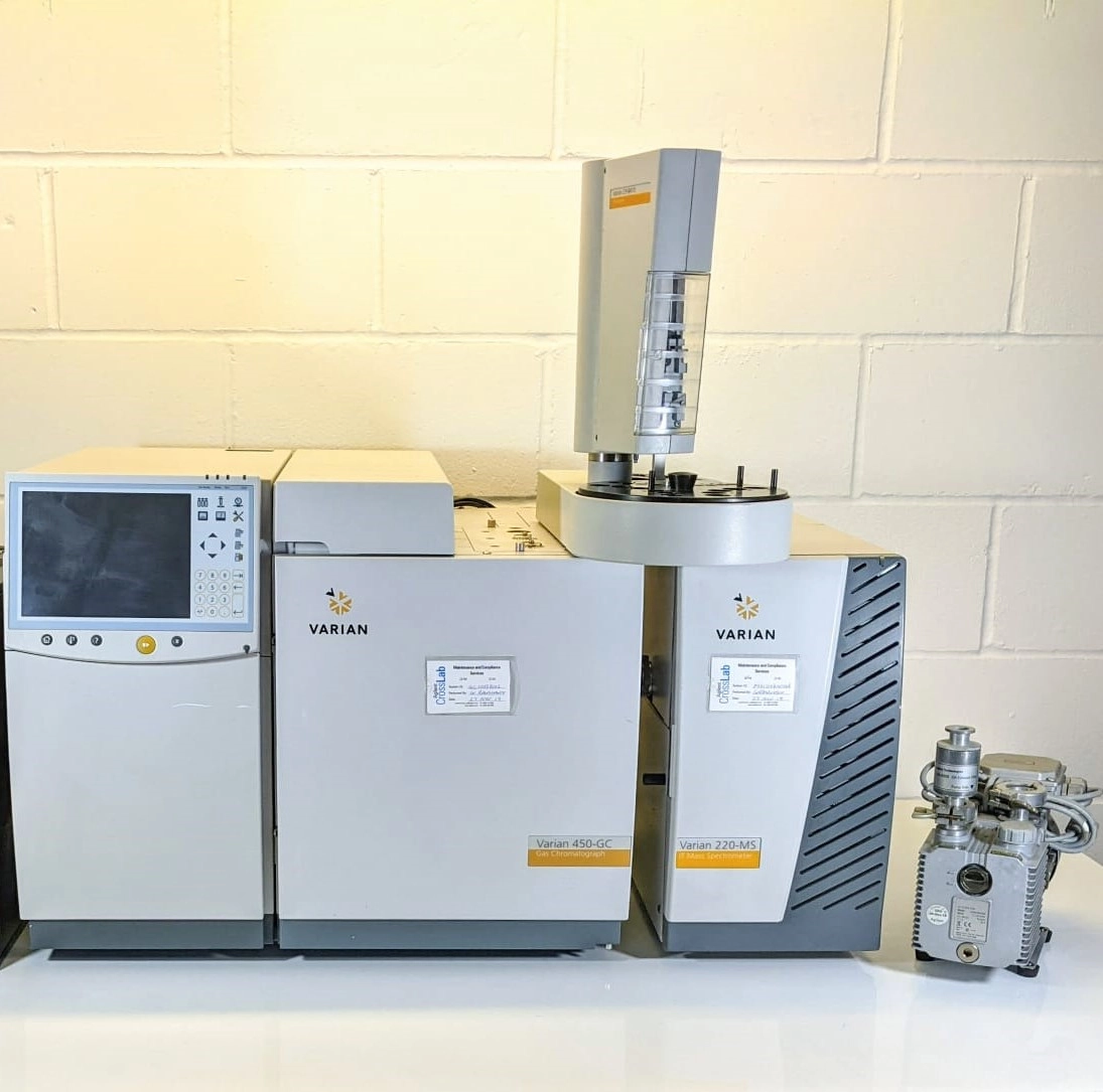 Varian 220-MS IT Mass Spectrometer with Agilent Technologies and CP-8410 Auto Sampler - 8004182