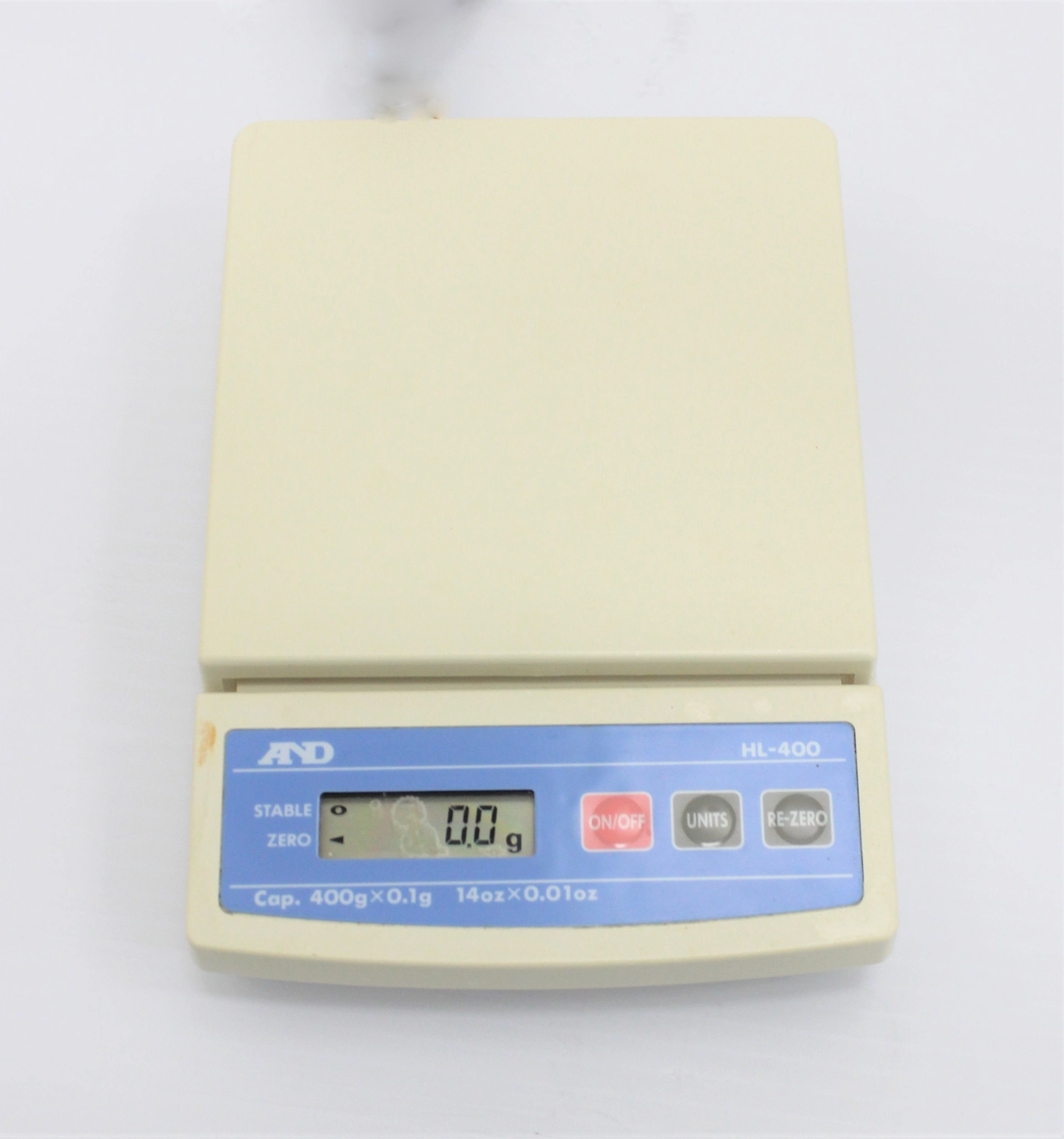 A&D HL-400 Portable Compact Scale, 400g Capacity, 0.1g Readability - 3364611