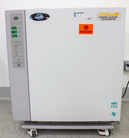 NuAire NU-4850 US Autoflow Water Jacketed CO2 Incu CLEARANCE! As-Is