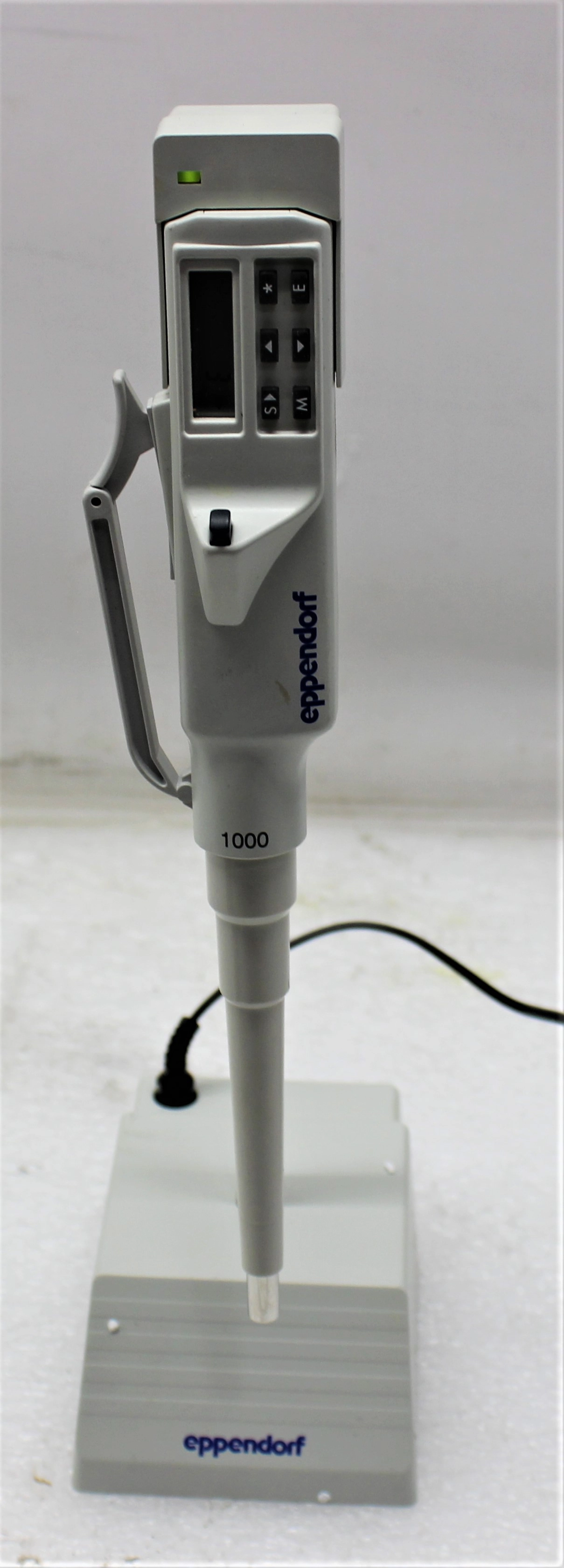 Eppendorf 4850 Electronic Pipettor 50-1000ul, 120V, 60Hz US N85746 - 3363455