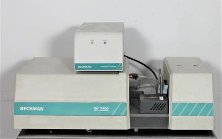 BECKMAN DU 7400 Series Spectrophotometer