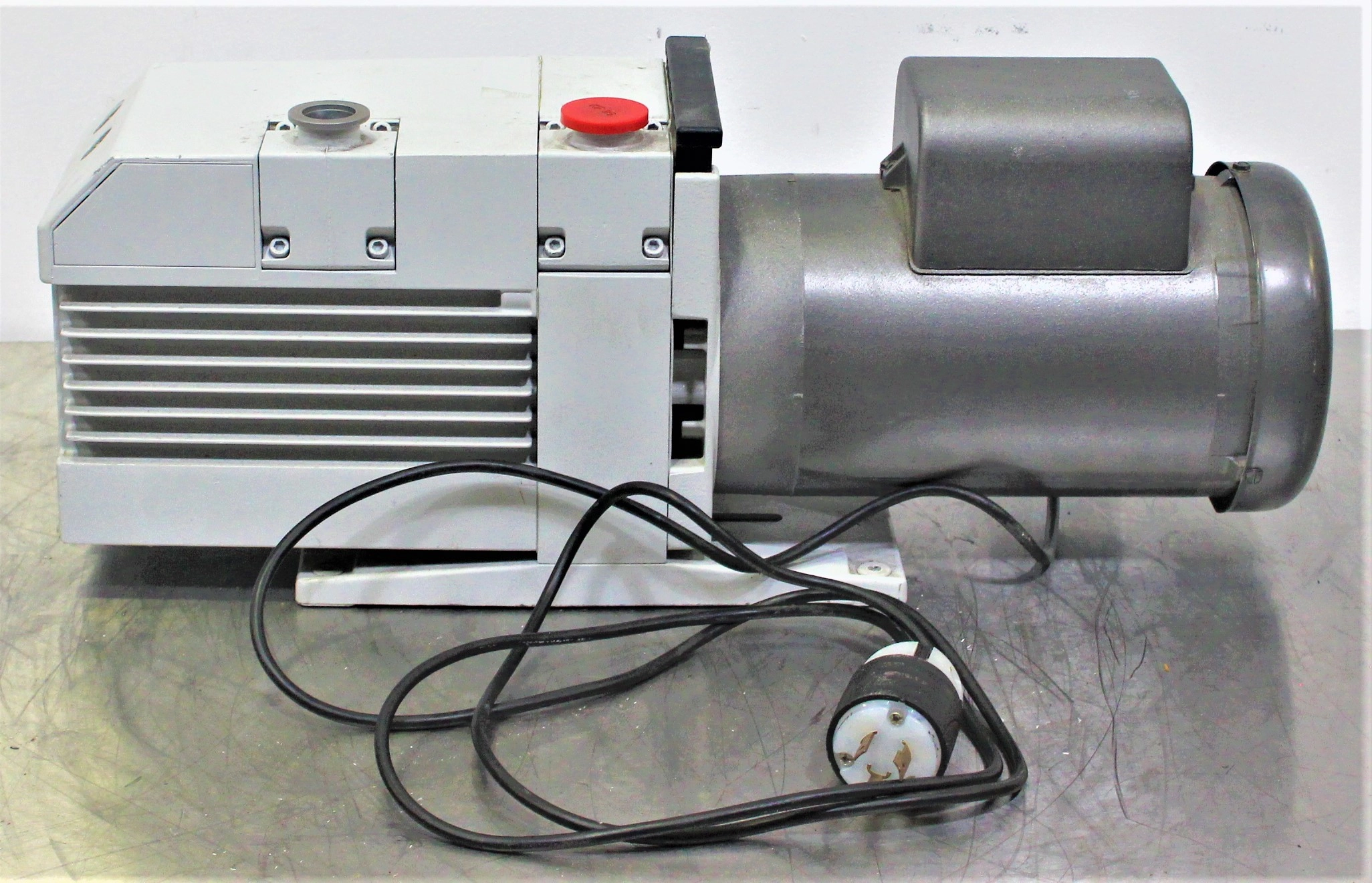 LEYBOLD TRIVAC D16B Oil Lubricated Vacuum Pump 11266, 230V/400V, 50/60Hz - 3368081