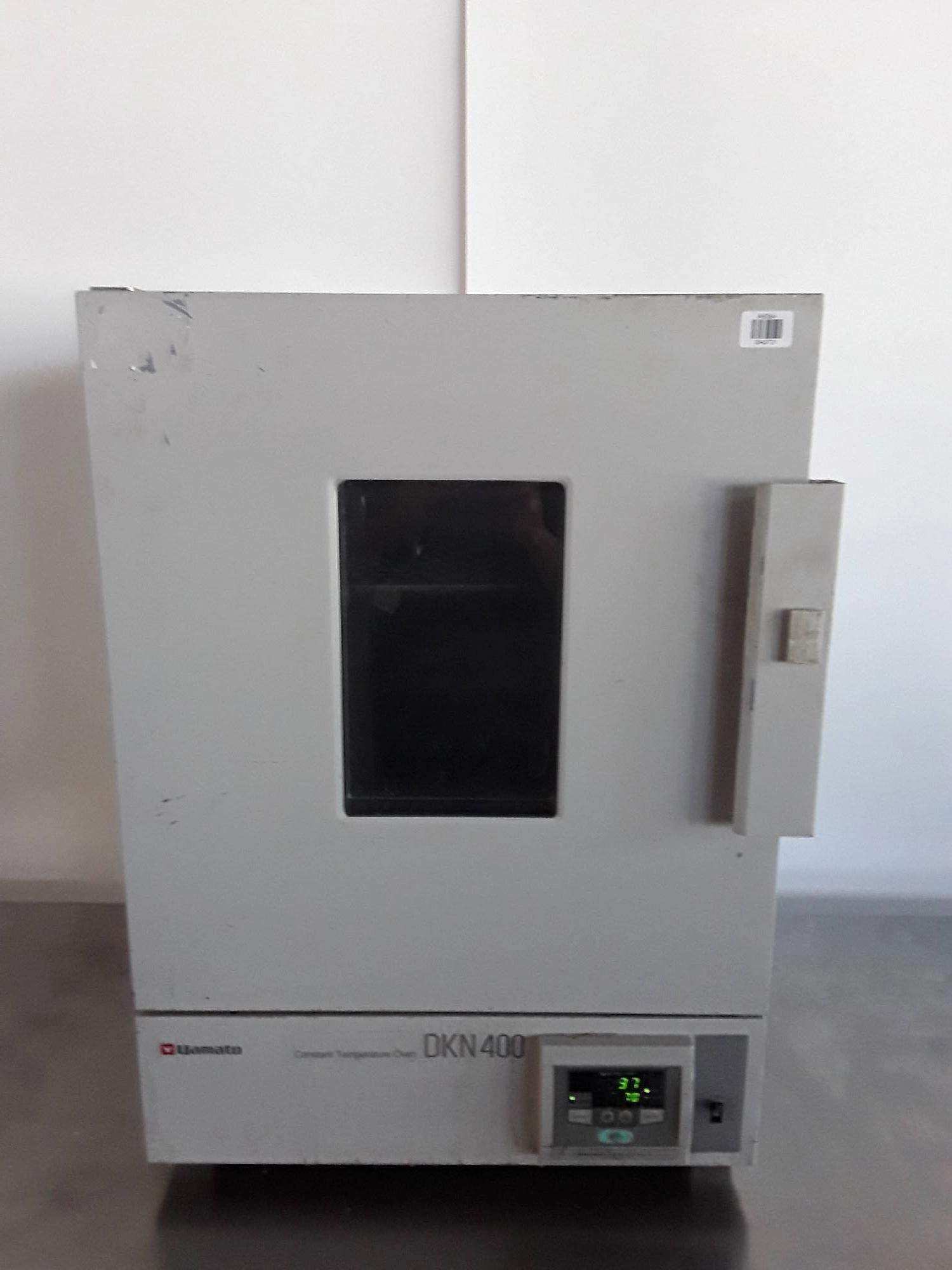 YAMATO DKN 400 Constant Temperature Oven Class 3 - Service Used - 3342721