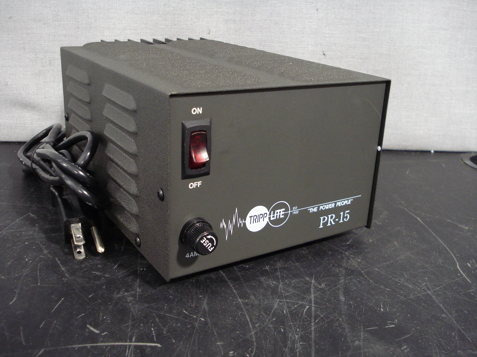 Tripp Lite PR-15B 13.8VDC 15Amp Power Supply