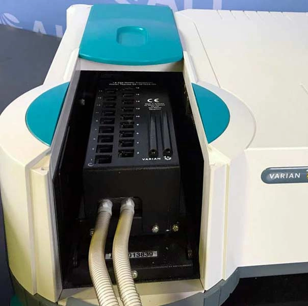 Varian  Cary 50 Bio UV-Visible Spectrophotometer with 18 Cell Holder Transporter