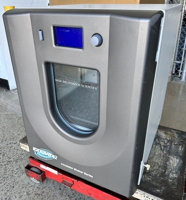 Eppendorf / New Brunswick Innova 42R Refrigerated Incubator Shaker