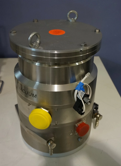 Pfeiffer TMU 1000M-P-C Turbo drag Pump, PM P02 682 (2015)