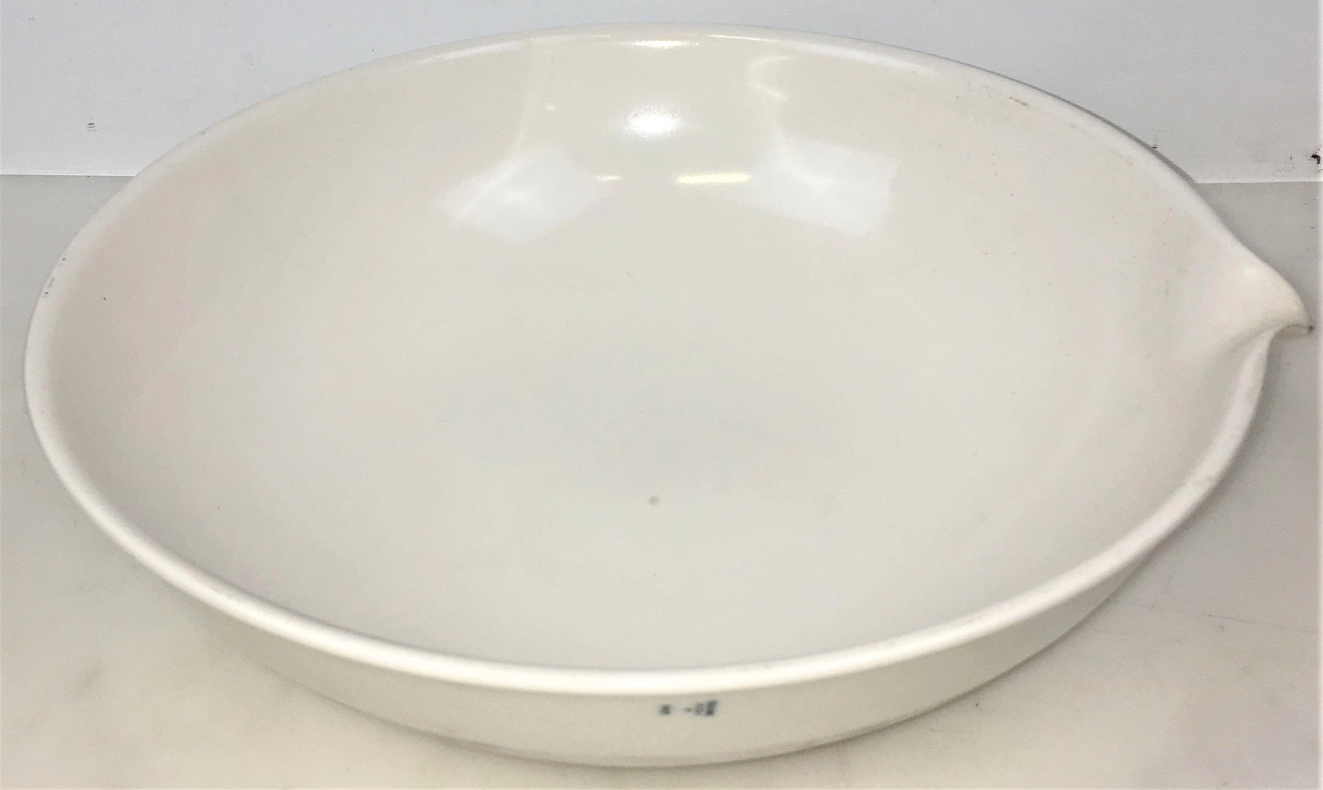 CooksTek 60209 (66209) Evaporating Dish with Pouring Lip - 2100mL