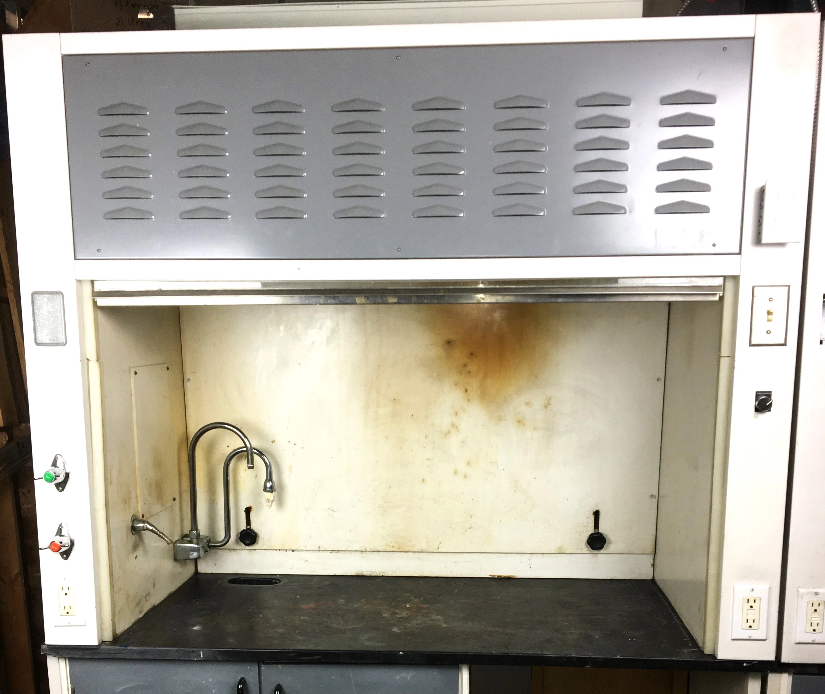 5-Ft Chemical Fume Hood