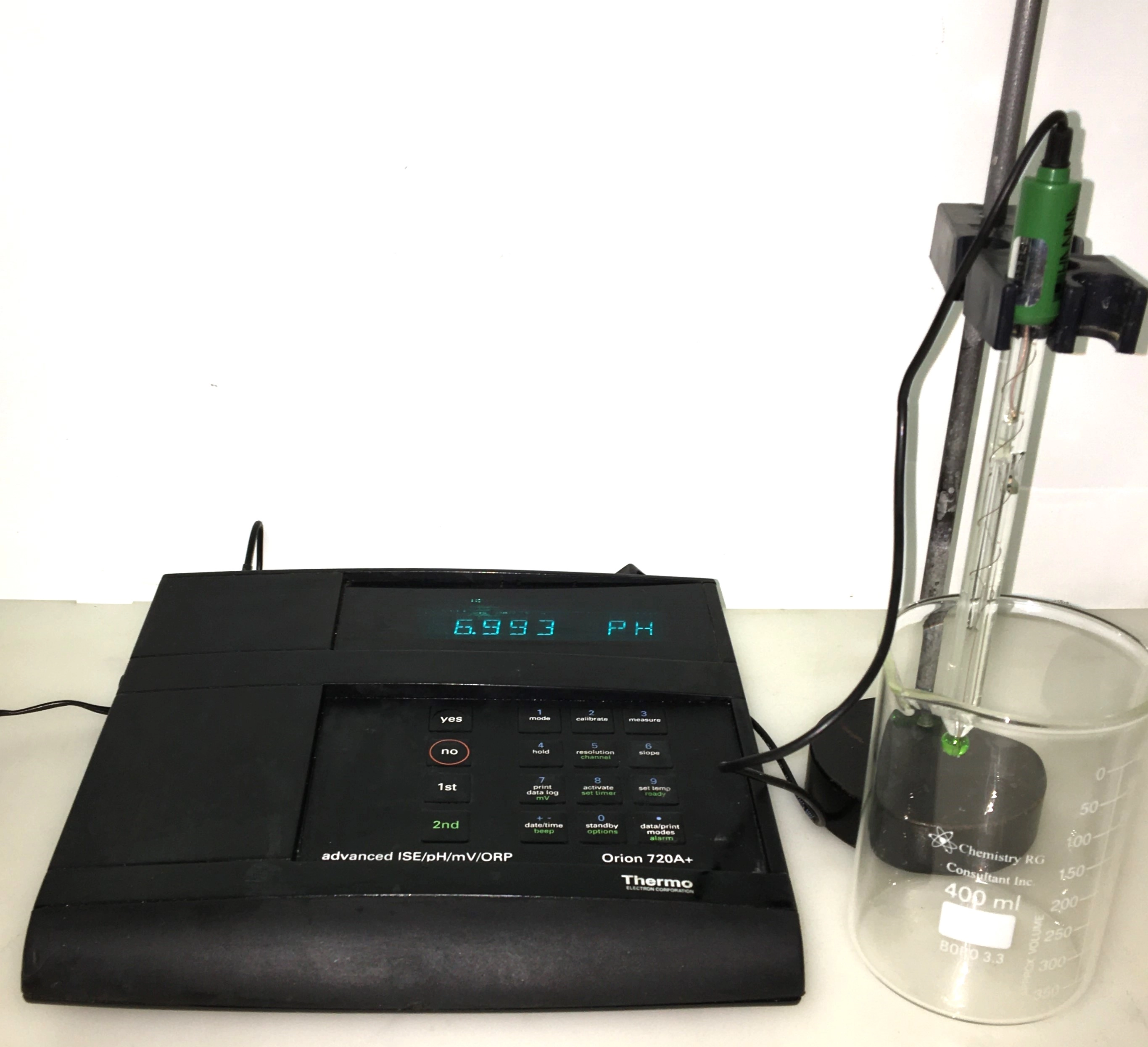 Thermo Orion 720A+ pH-ISE-ORP Meter with New pH Electrode and Support Stand