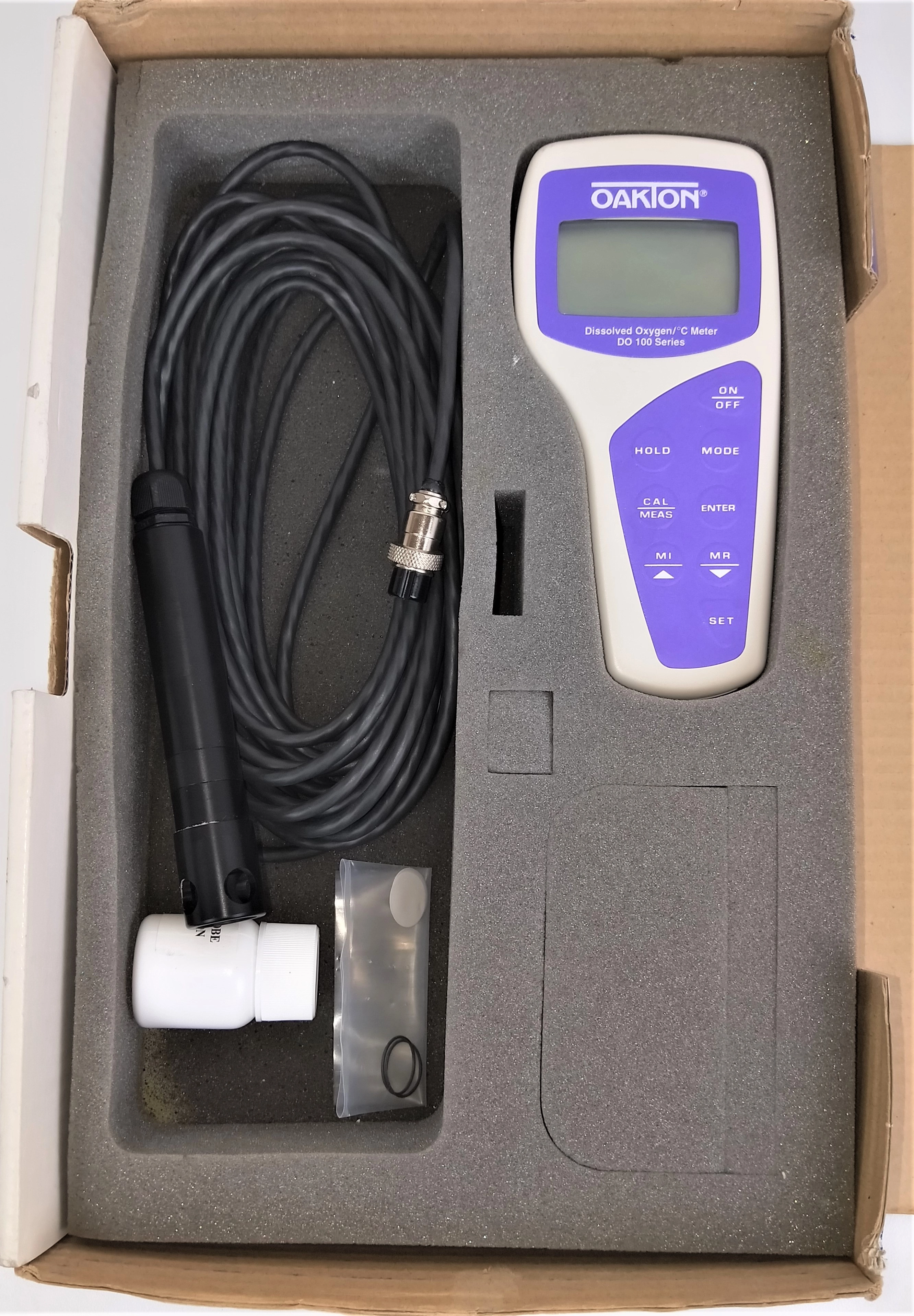 Oakton DO 100 Series Portable Dissolved Oxygen Meter with 25-Ft Cable and Probe