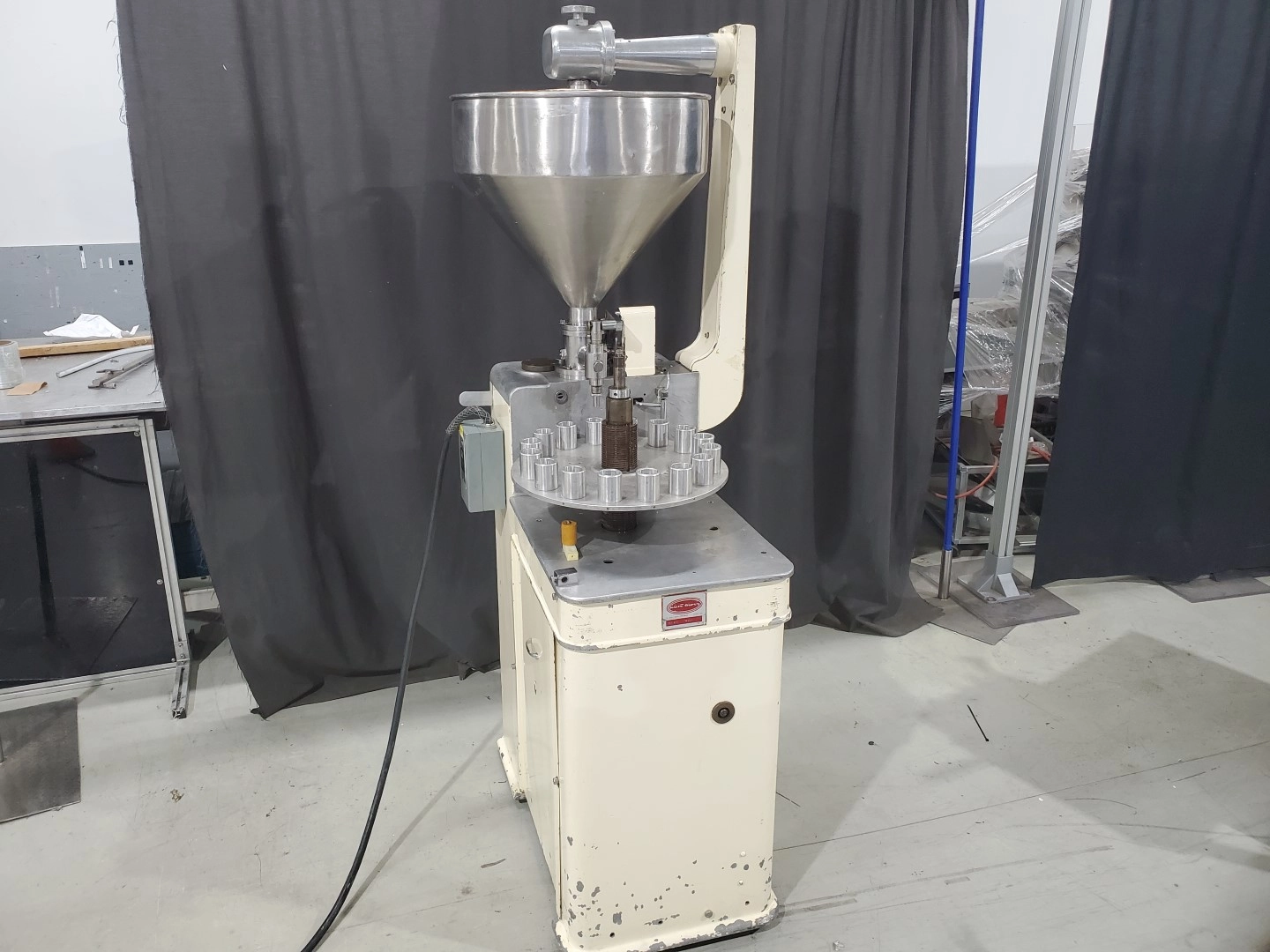 Used Kalix rotary jar or bottle or tube filler model KX60