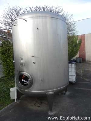 Gross Vertical Stainless Steel Tank With 8000 liter Of Capacity