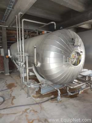 Horizontal Stainless Steel Tank With Dimple Plate Cooling Heating Jacket And 11000 Liter Of Capacity