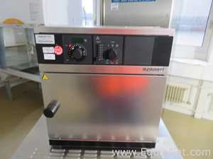 Memmert UM 100 Laboratory Oven