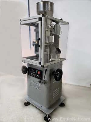 MANESTY BETAPRESS ROTARY TABLET PRESS