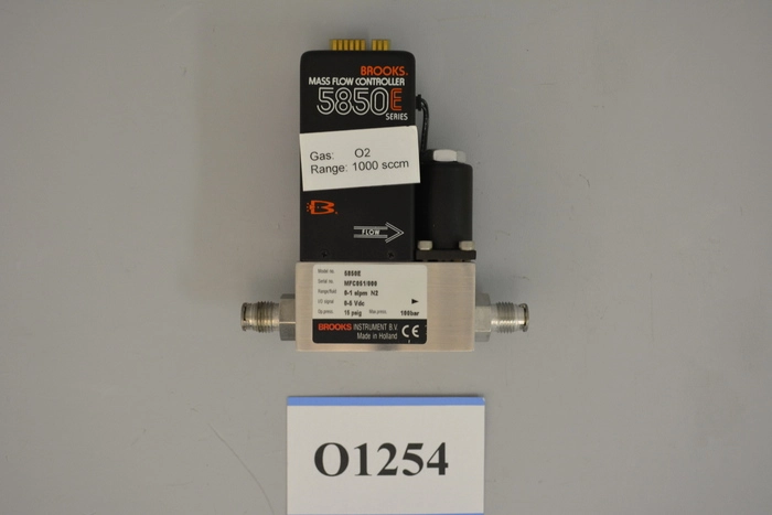 Brooks | 5850E, 1000 SCCM O2, Card-Edge Mass Flow Controller