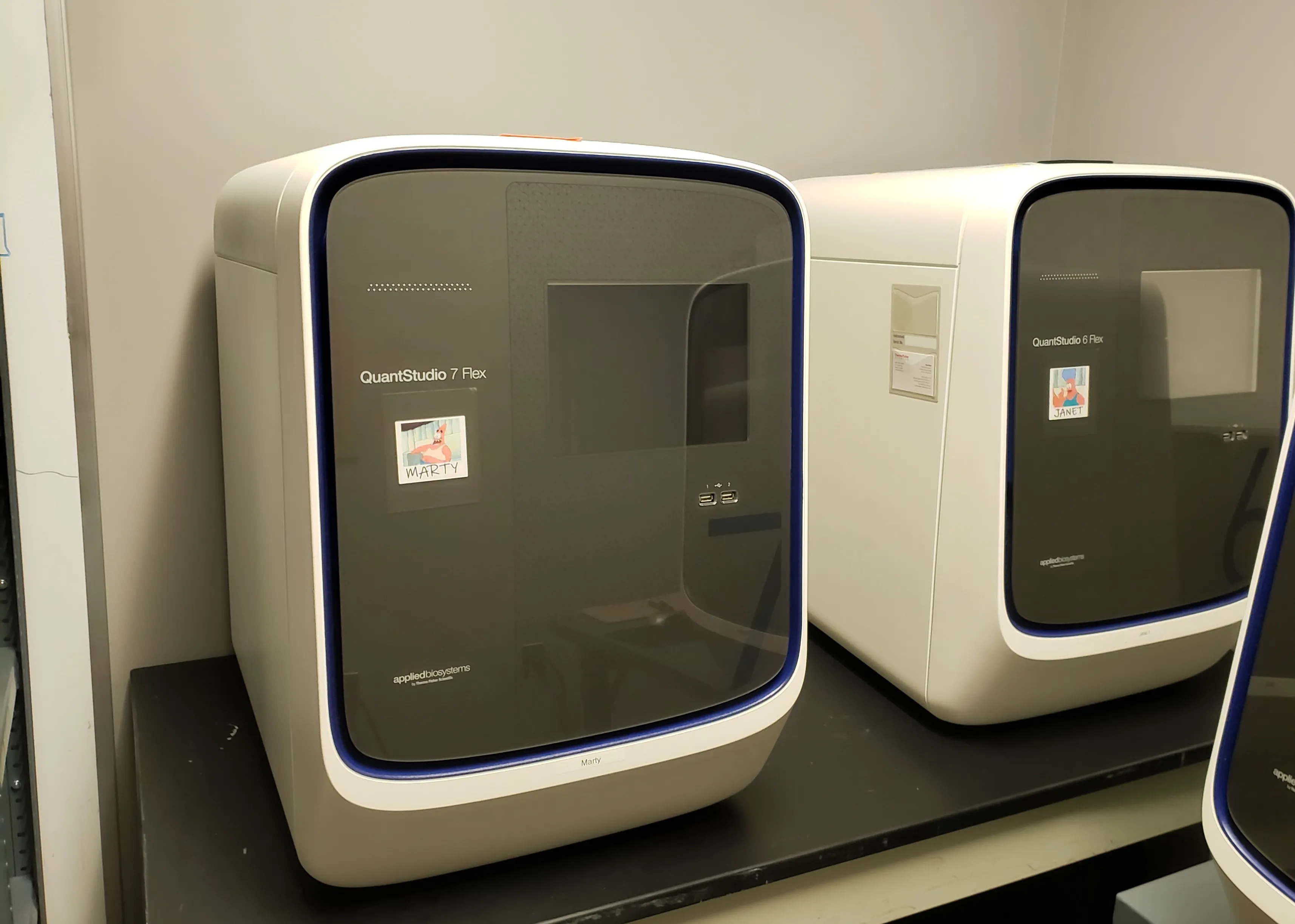 Applied Biosystems QuantStudio™ 7 Flex Real-Time PCR System, desktop