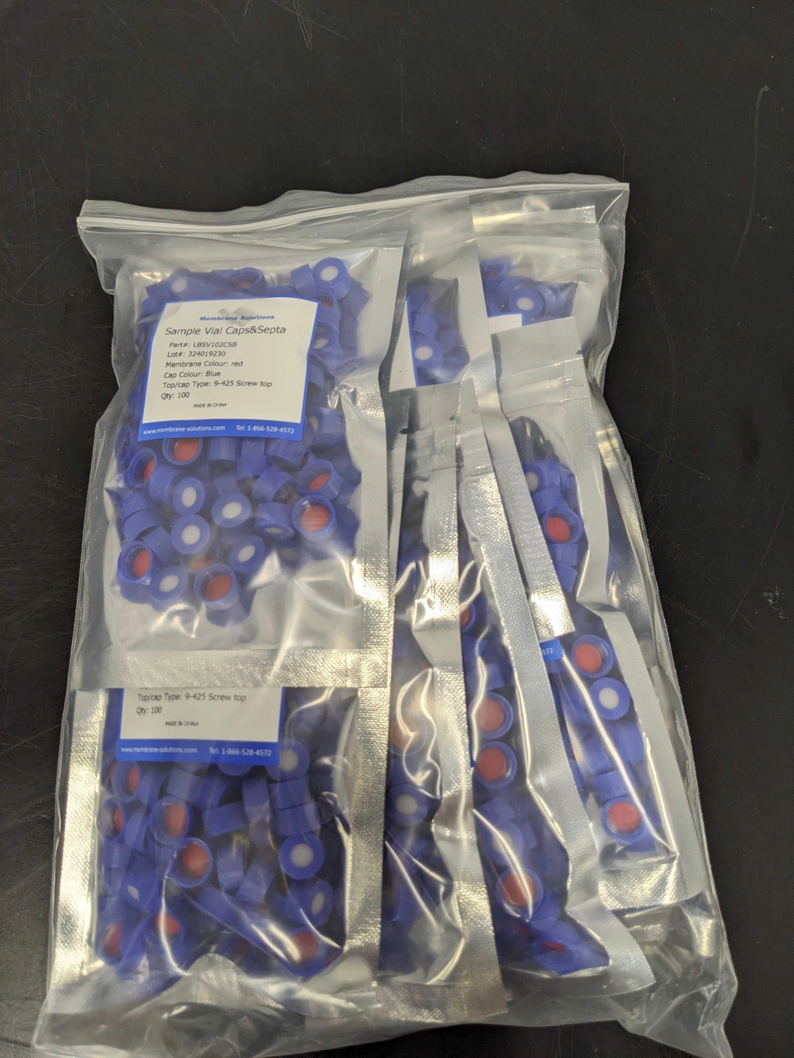 9 mm Polypropylene Screw Thread Closures – Bonded Red PTFE/White Silicone Septum  - Blue Cap Color, Qty 1000