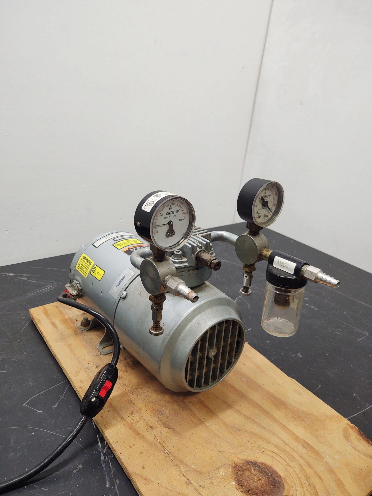 Fisher Scientific   Vacuum Pump SA55NXGTE-4870