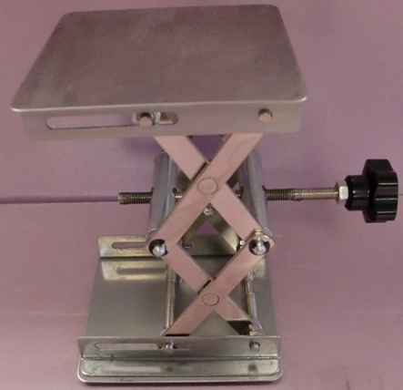 MANUAL LAB JACK 4" X 4" MAX HEIGHT 6" STAINLESS STEEL CONSTRUCTION
