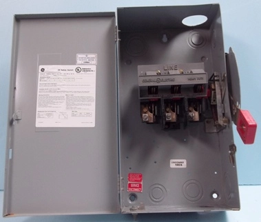 GENERAL ELECTRIC HEAVY DUTY SAFETY SWITCH 60 AMP 600V AC MAX HP 60 NP1578000B CATALOG NO THN3362 