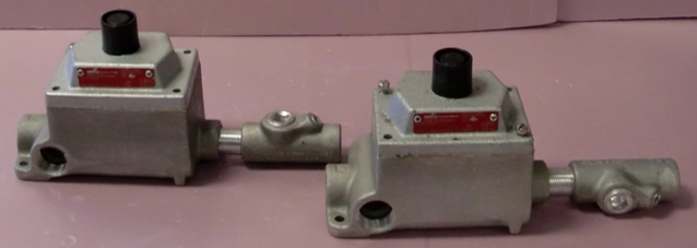 COOPER CROUSE HINDS HEAVY DUTY SWITCH, 600 VAC MAX MODEL: MO1 CONTROL ASSY COVER FOR HAZ LOC FA