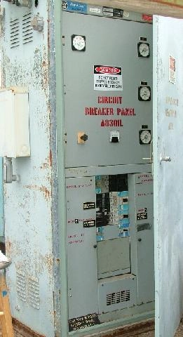 GENERAL ELECTRIC 480 VOLT CIRCUIT BREAKER PANEL A8301L WITH WESTINGHOUSE ELECTRIC CO SWITCH BOARD, 