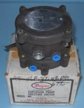 DWYER EXPLOSION PROOF PRESSURE SWITCH MODEL: 1950-1-2F CAT NO 1950-1-2F, RS-1168-31-43-PSL-672 PAT