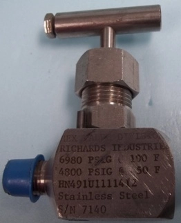 ANDERSON GREENWOOD &amp; CO VALVE, HIC 4R10 21035500, 10000 PSI-200 DEG F 