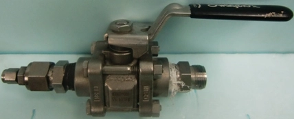 SWAGELOK BALL VALVE CF3M 838279001 SS-63TF8 AHFB 011 2200 PSIG @ 100 DEG F 151 BAR @ 37 DEG C 45