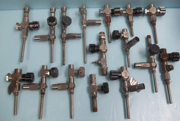  ALTA ROBBINS 314 SAMPLE CYLINDER VALVES VAC 3500 PSI WITH VITON 214B ISS # 1800 MGM 10562 AND SWA