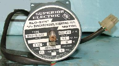 SUPERIOR ELECTRIC SLO-SYN SYNCHRONOUS STEPPING MOTOR, TYPE: M093-FD-422E, HOLD 450 OZ IN, 200 STEP