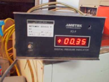 AMETEK CONTROLS DIVISION MODEL NO 93PSG0030BP2B 30625-1-1 3000 PSI DIGITAL PRESSURE INDICATOR cli