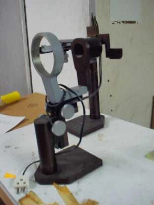 OCULAR MICROMETER STAND? I'M NOT SURE WHAT THIS IS CHECK OUT THE PICTURE 