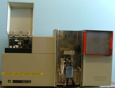 PERKIN ELMER ATOMIC ABSORPTION SPECTROMETER MODEL: 4100, : 1026, ID NO 505944, VOLTS: 220 HAS 4 H