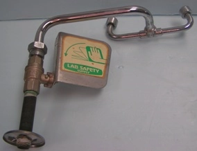 LAB SAFETY SUPPLY EYE WASH APPARATUS, VALVE AND DUAL EYE FIXTURE ONLY &frac34;" THREADED CONNECTION