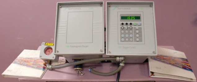 SERVOMEX 1100H OXYGEN ANALYZER, (COMBO) 1100 PARAMAGNETIC OXYGEN (PO), 1101 OXYGEN CONTROL (OC),