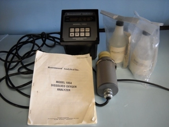ROSEMONT ANALYTICAL INC MODEL 1054 DISSOLVED OXYGEN ANALYZER COMES WITH INSTRUCTION MANUEL COMES WIT