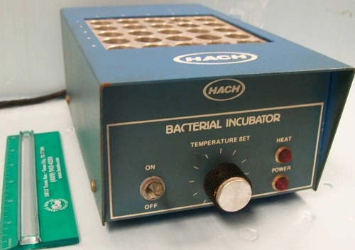 HACH, BACTERIAL INCUBATOR, 115V, 50/60HZ, MODEL# 1530, # 803460, HACH CHEMICAL COMP BOX 907, AMES, 