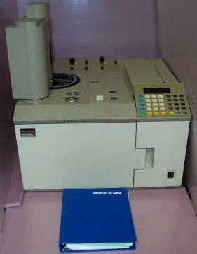 PERKIN ELMER AUTOSYSTEM GAS CHROMATOGRAPH, WITH AUTO SAMPLER, SINGLE FID DUAL CAPPED INLET INCLUDES